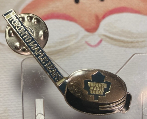 CANADA Toronto Maple Leaf's NHL HOCKEY STICK w/PUCK Silver Tone Hat, Lapel Pin - Picture 2 of 8