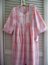 MISS ELAINE LONG ROBE ZIP POCKETS EMBROIDERY PEACH TURQ SEERSUCKER M NEW