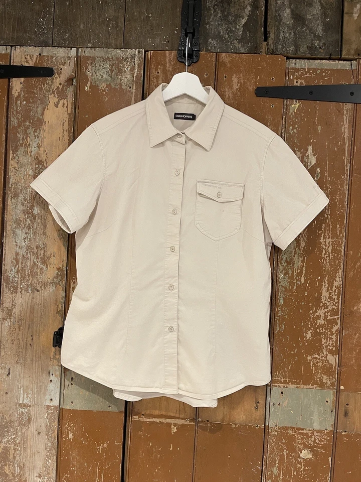 Camisa Craghoppers Manga Corta Beige Elastizada Cuello Bolsillo Logo Para Mujer 16 Foto 3 de 4