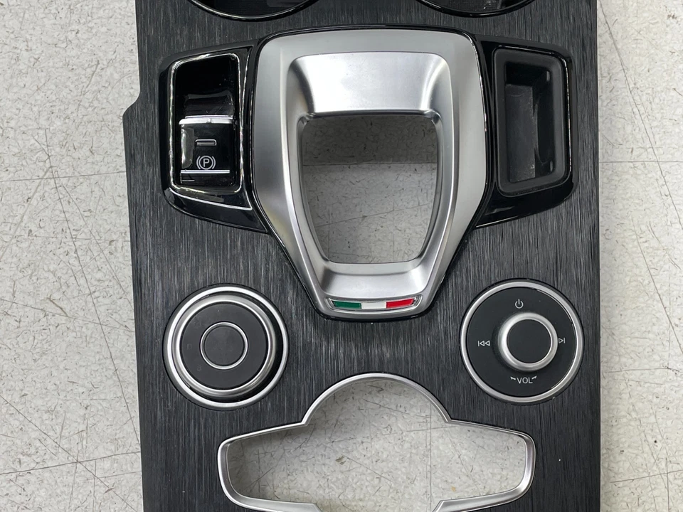 Alfa Romeo Giulia 2017-2021 consola central palanca de cambios bisel panel de ajuste 1425 OEM Foto 4 de 4
