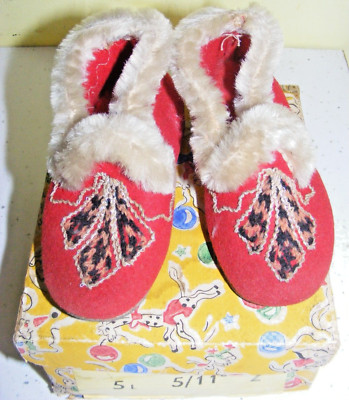 Vintage 50er Jahre Kinder Baby Hausschuhe Stiefel rot Wollfilz Wolle Stickerei vorne