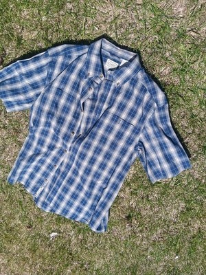 C.E. Schmidt Workwear Men's Light Blue Short Sleeve Button Up Shirt Medium Plaid