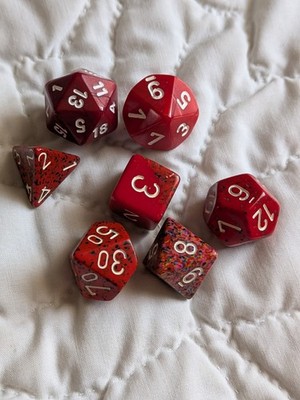 7 Dice Set Poly RPG DnD Dungeons Dragons AD&D Pathfinder Mixed Reddish Color GUC