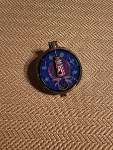 Loungefly Disney Villains Compact Mirror Hinged Pin Yzma Emperor's New Groove