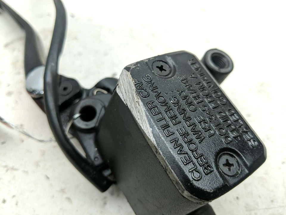 Interruptor cilindro maestro freno delantero derecho Ducati Hypermotard 939 16 62440921B Foto 4 de 4