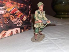 DD221 Walking BAR Man by King Country