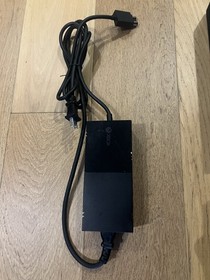 MICROSOFT XBOX ONE 1540 GAMING CONSOLE 500GB Bundle