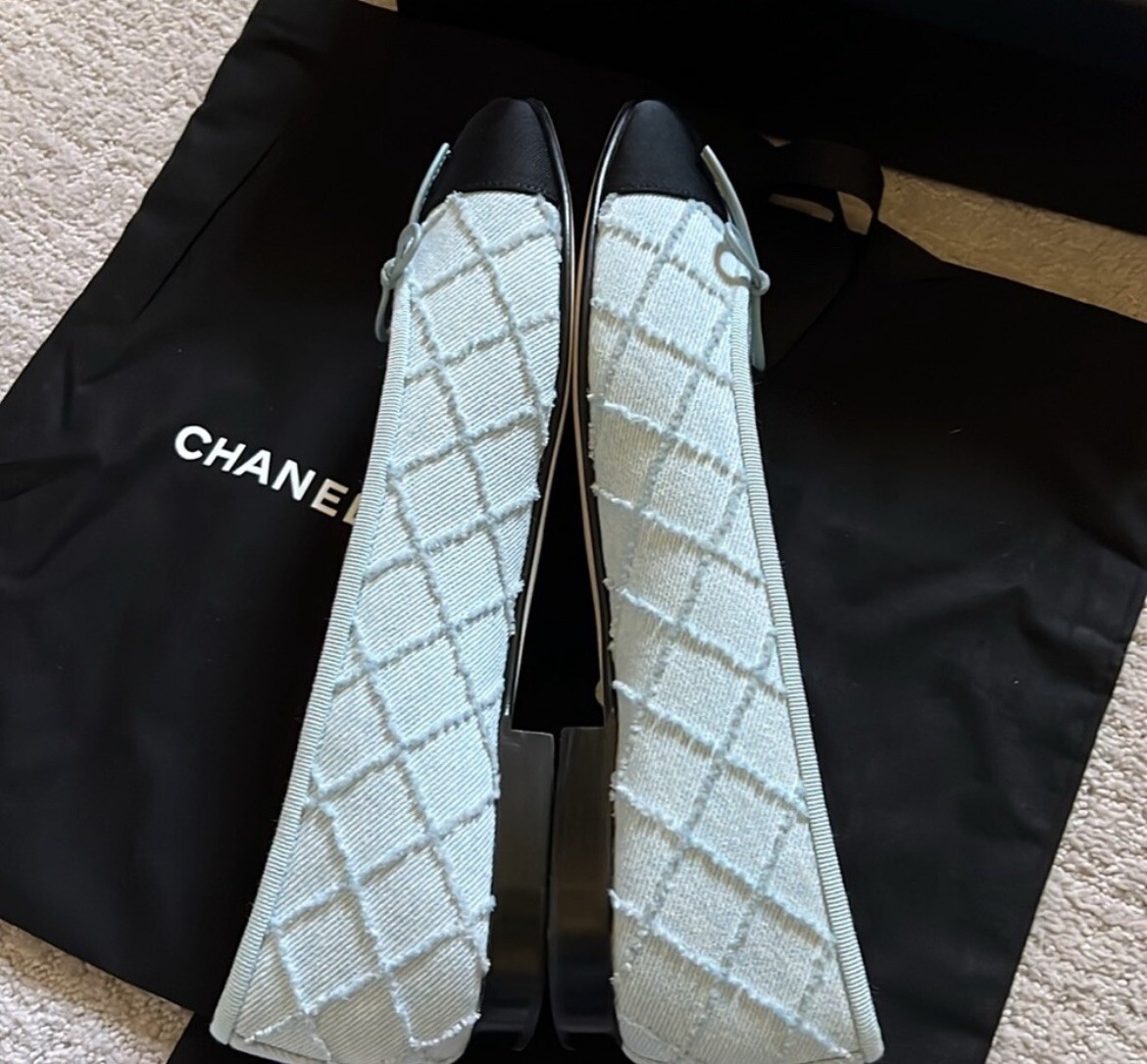 Size 40 Chanel 23P Quilted Denim Blue/Black Ballerina Flats Size 40 Chanel 23P Quilted Denim Blue/Black Ballerina Flats