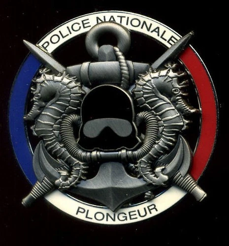 POLICE / DIVER