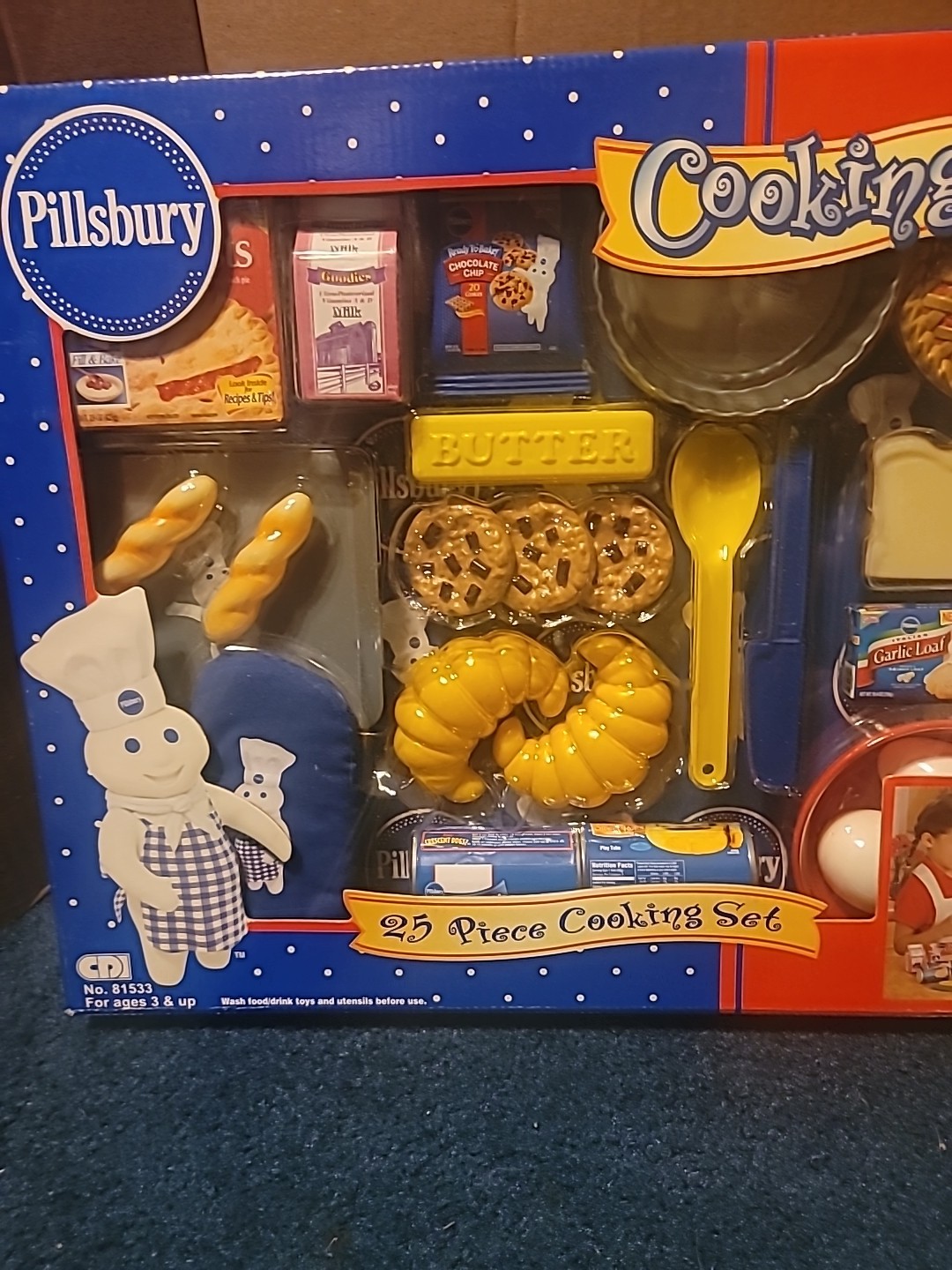 Pillsbury Doughboy 25 Peice Childs Play  Cooking Set 2005