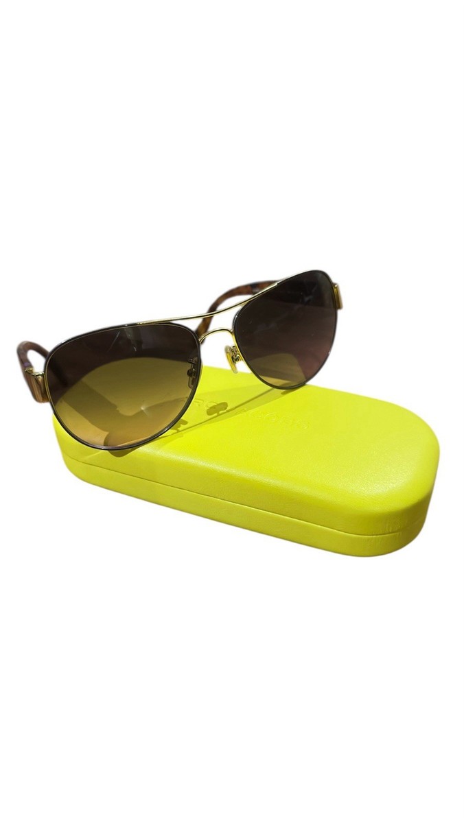 COACH Horse and Carriage Aviator Sunglasses in Gold/Tortoise Style No HC7059 Amazon.com: Coach Sunglasses HC 7059 92496E Gold : Clothing  main image 4