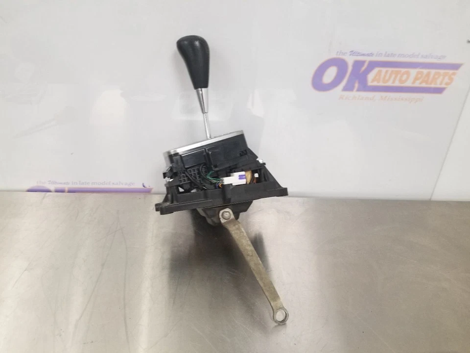 07 2007 TOYOTA LAND CRUISER 4.7L AUTOMATIC TRANSMISSION SHIFTER - Image 2 of 4