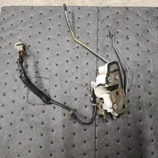 90 91 Honda Civic Hatchback OEM Passenger Right door lock latch catch assembly