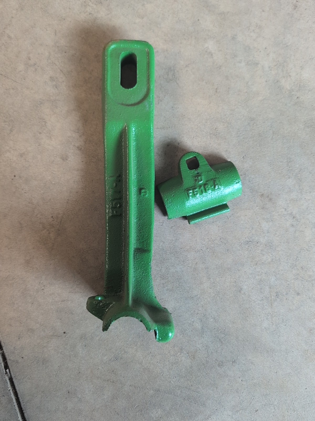 Umbrella Bracket Fits John Deere Tractors With Pan Seat Replaces F517 F518