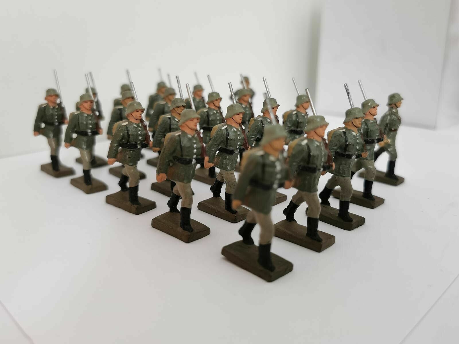 Details zu Lineol Elastolin Soldaten Konvolut, 25 Soldaten, ein Geschütz m. Zubehör, 7 cm Super willkommene sofortige Lieferung