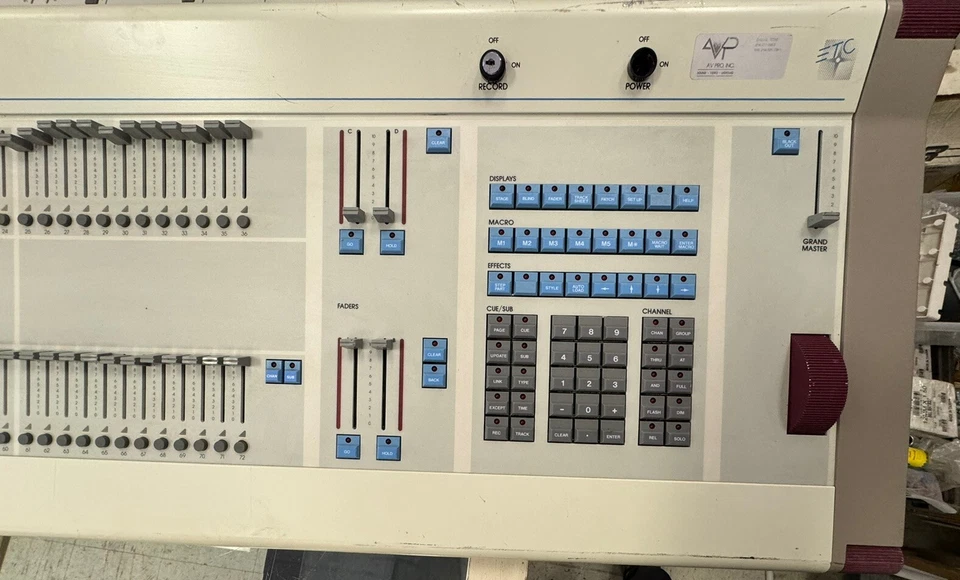 ETC Electronic Theatre Controls Insight 72 INST-072-DMX-000-C Light Board DMX - Image 3 of 4