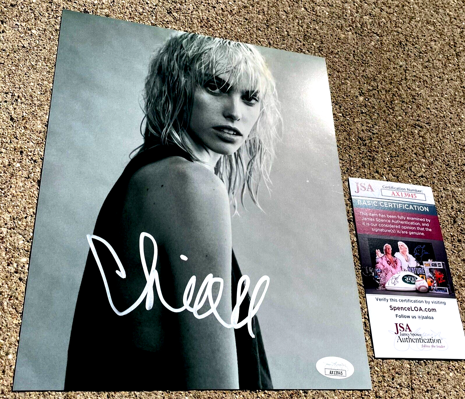 CHIARA HOVLAND Model SIGNED 8x10 Photo JSA COA 