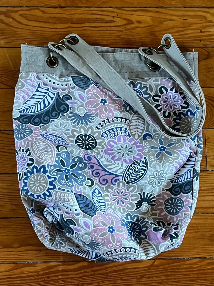 Bolso de Mano Bongo Gris Púrpura y Azul Floral de Lona con Cierre a Presión - 16 x 14 pulgadas Foto 2 de 4