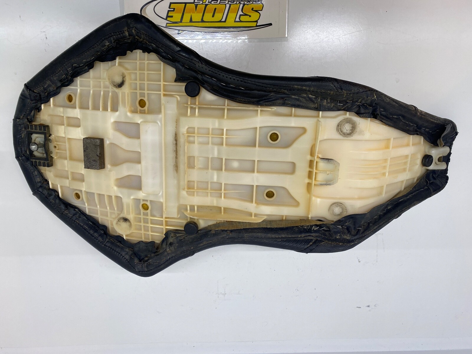 SUZUKI LTR450 LTR 450 OEM SEAT PAN QUADTECH QUAD TECH GRIPPER COVER 06-09
