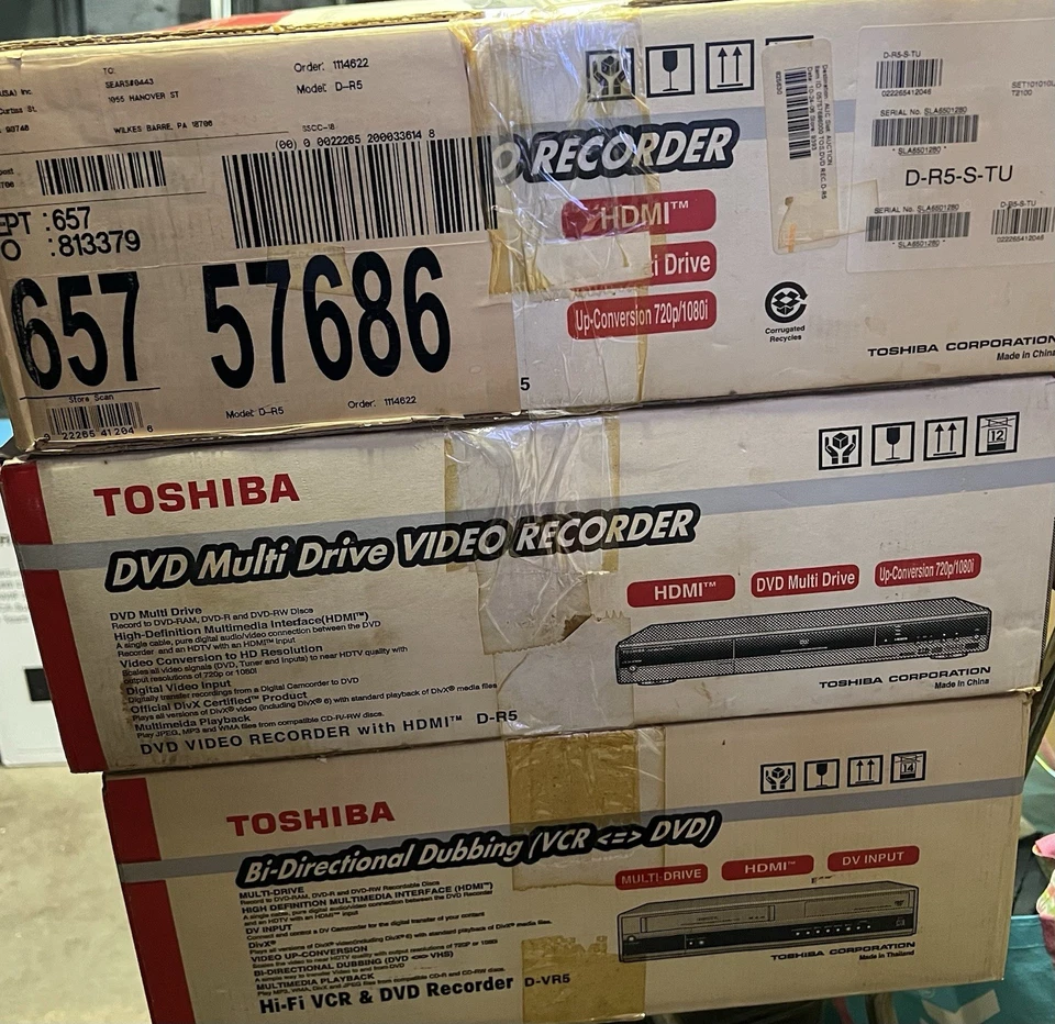Artículo de caja abierta Toshiba D-R5. Grabadora de video DVD. Viene con todos los accesorios. Foto 3 de 4