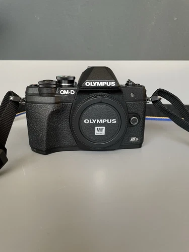 Olympus OM-D E-M10 Mark IIIs / 2175 Auslösungen - Bild 1 von 6
