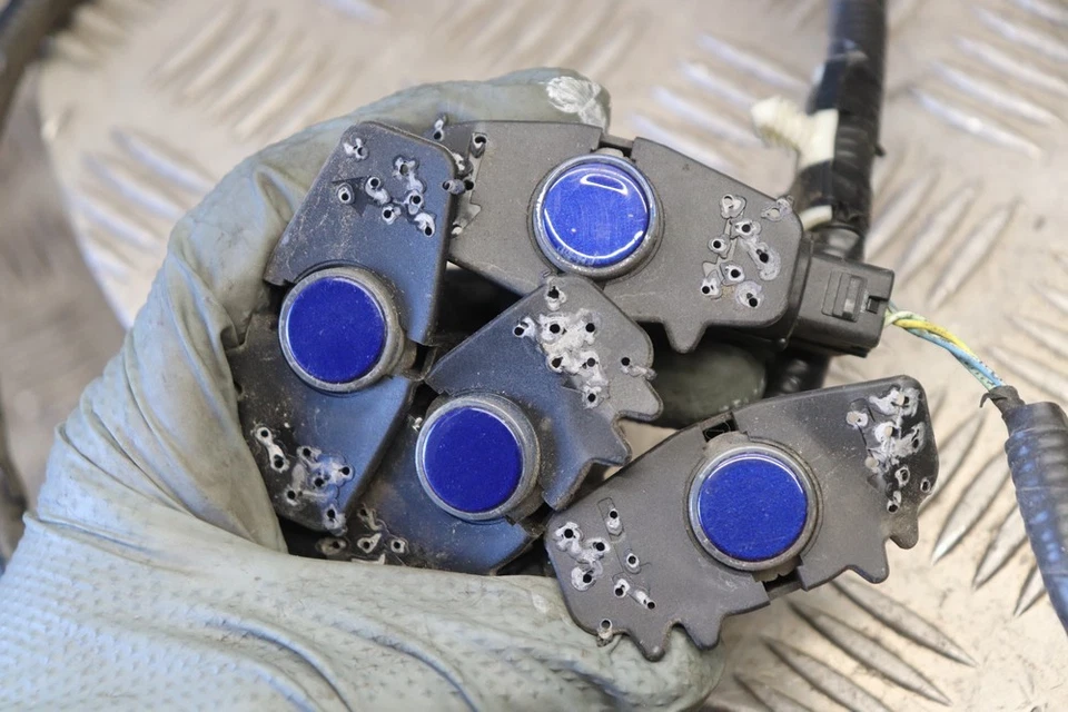 FORD MONDEO HATCHBACK REAR PARKING SENSORS LOOM DEEP IMPACT BLUE 2015-18 EO16V - Image 4 of 4