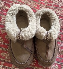 ugg slippers womens 10