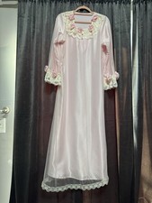 Vintage Satin Rose Lace Nightgown Made In Kuwait Womens Size 2