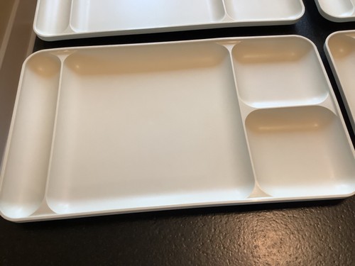 4 Vintage Tupperware Divided Serving Trays #1535-3 - Picture 2 of 6