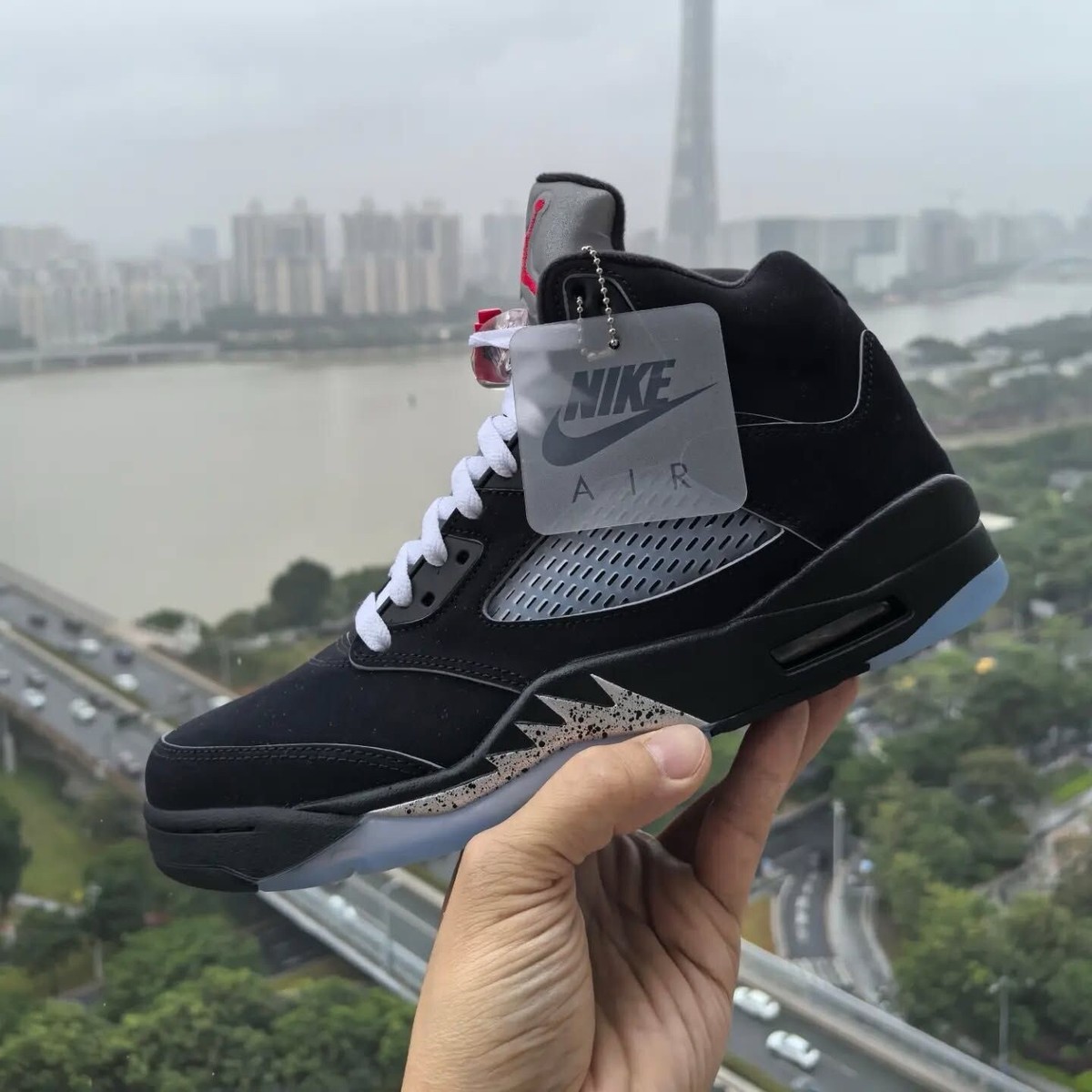 【Nike】Jordan 5 Retro OG llic Reimagined★Black★ Air Jordan 5 Retro OG Black Metallic Reimagined Review - YouTube