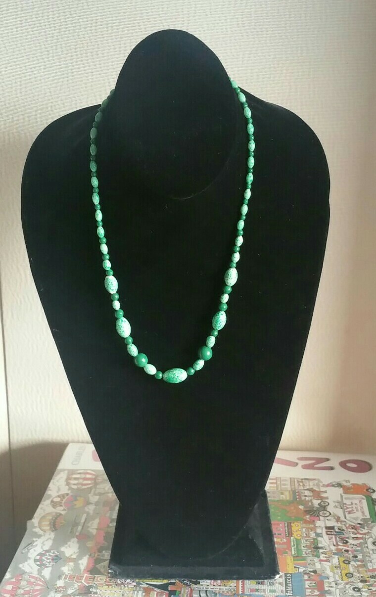 1930's Vintage Green Art Glass Necklace Art DecoEra Gem