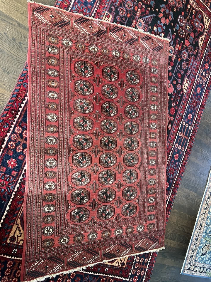 Alfombra de lana Bokhara anudada a mano con patrón geométrico Foto 2 de 4