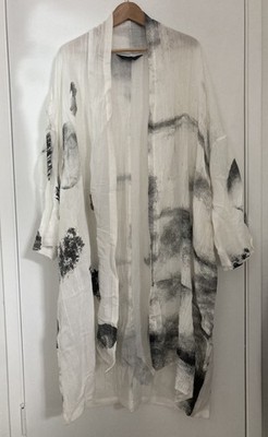 Moyuru Japan Kimono Style Linen robe Sz M oversized white black abstract print