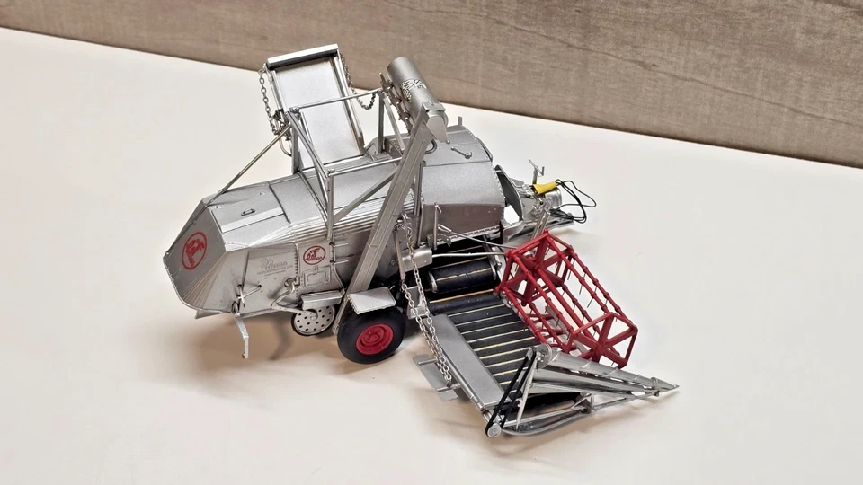 SCHUCO 1:43 Claas Super-Automatik Mähdrescher - Bild 4 von 4