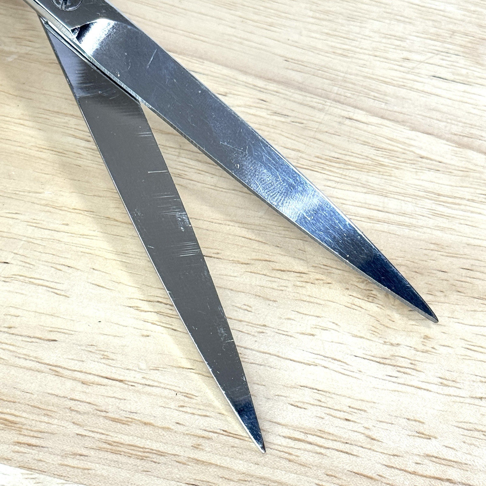 Vintage Italian Metal Scissors Italy 7 " Sharp Black Faux Leather Swivel Case