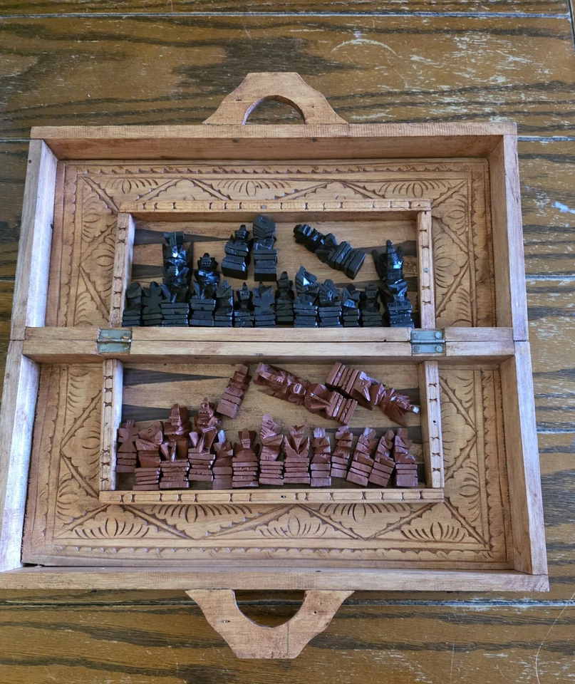 Tablero de ajedrez, backgammon, damas de colección madera tallada hecho a mano raro. Tamaño completo Foto 2 de 4