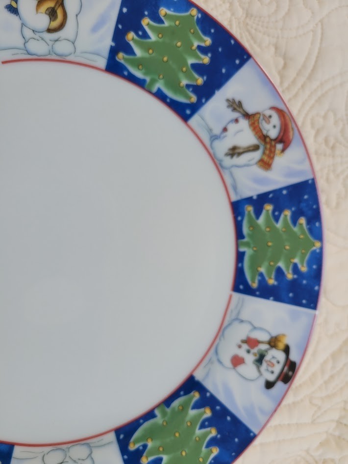 Royal Norfolk Christmas Dinner Plate 10 in Snowman Tree Holiday Serving