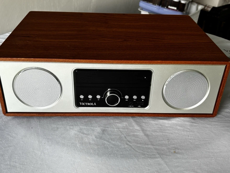 Victrola VS-120-MPL Bluetooth Microsystem  CD USB AUX Radio 30 Watt  FMRadio - Image 2 of 4