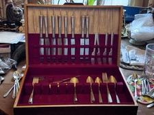 Vintage 1955 South Seas Silverplate Oneida Community Flatware Set, 53 Piece  Box