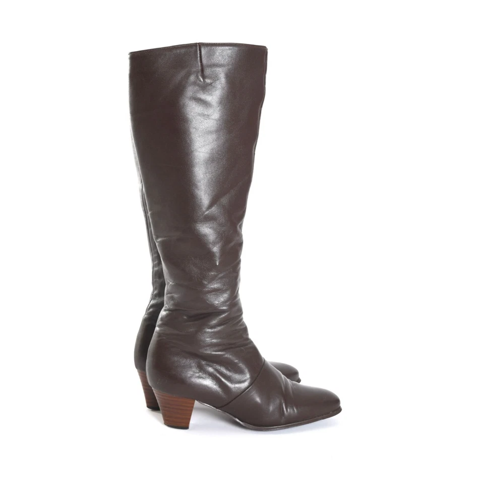 Винтажные высокие коричневые кожаные сапоги на каблуке 1970-х размер 7 М | от Cobbies - Изображение 4 из 4