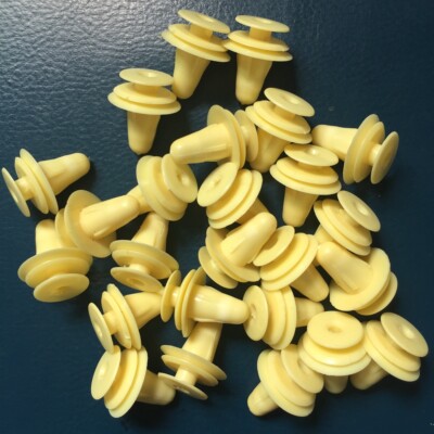 25 Door Panel Clips For Toyota 6777112010 For Mazda 992740825 For