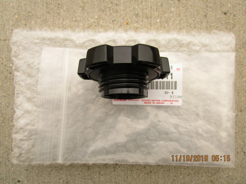 FITS: 00 - 03 TOYOTA MR2 SPYDER BASE ENGINE OIL FILLER CAP OEM BRAND NEW - Image 3 of 3