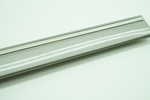 MERCEDES W203 01-07 FRONT RIGHT SIDE DOOR MOLDING TRIM 723 SILVER 2036905062 - Picture 7 of 11