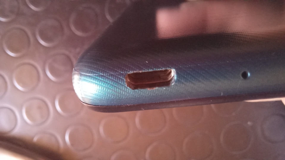 smartphone alcatel 1B - Immagine 3 di 4