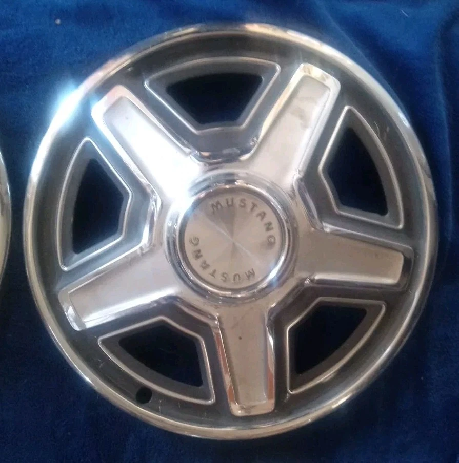 Ford Mustang Grande 1969 69 tapacubos 5 piezas usado OEM Foto 4 de 4
