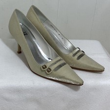Stuart Weitzman Heels Womens 8 Ivory Silver Shimmer Pointed Toe Kitten Heel Shoe