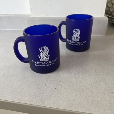 The Ritz Carlton Bahrain Hotel & Spa Blau Glas Kaffeetassen X 2 Neu