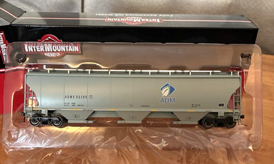 INTERMOUNTAIN ADM Leaf HO SCALE RTR 5161 CU FT 3 Bay Covered Hopper BRAND NEW