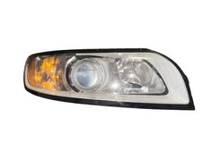 31265701  Volvo S40 V50 Headlight Right Halogen