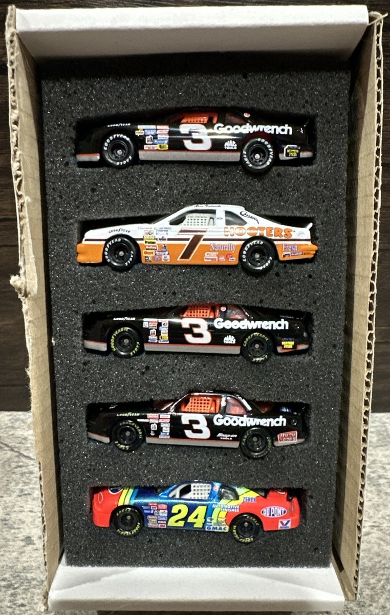 30 Years of Champions 1991-1995 NASCAR 1/64 Set Action Earnhardt